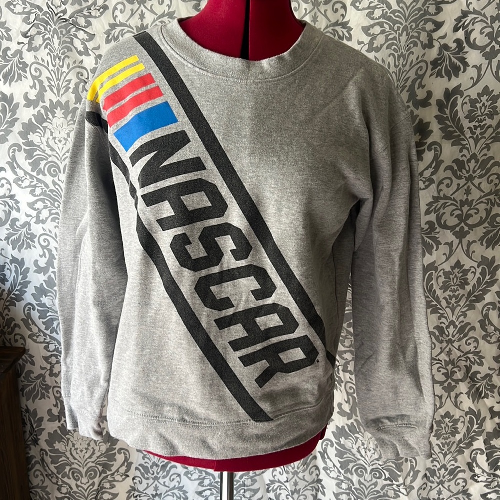 Long sleeve swear shirt NASCAR logo